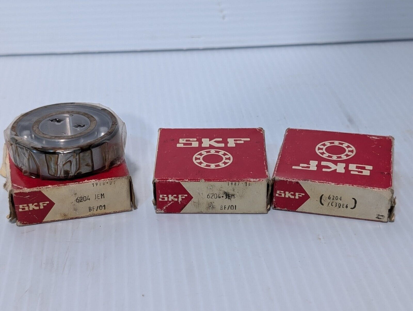 Lot of 3 SKF 6204 JEM Radial/Deep Groove Straight Bore Bearings