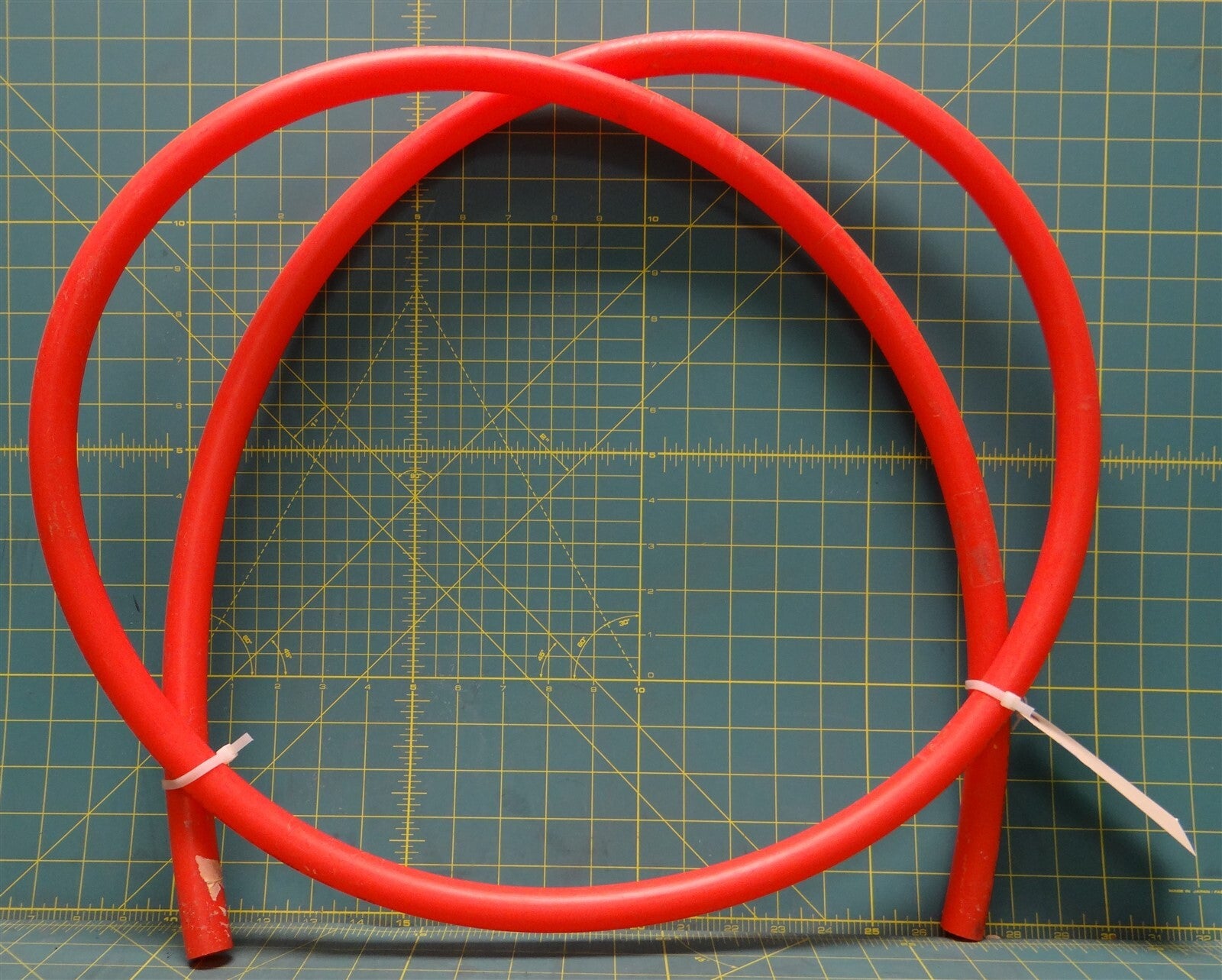 17.5 mm x 8ft PEX Plumbing Tubing (Red) for Water Systems, Residential, Boats 