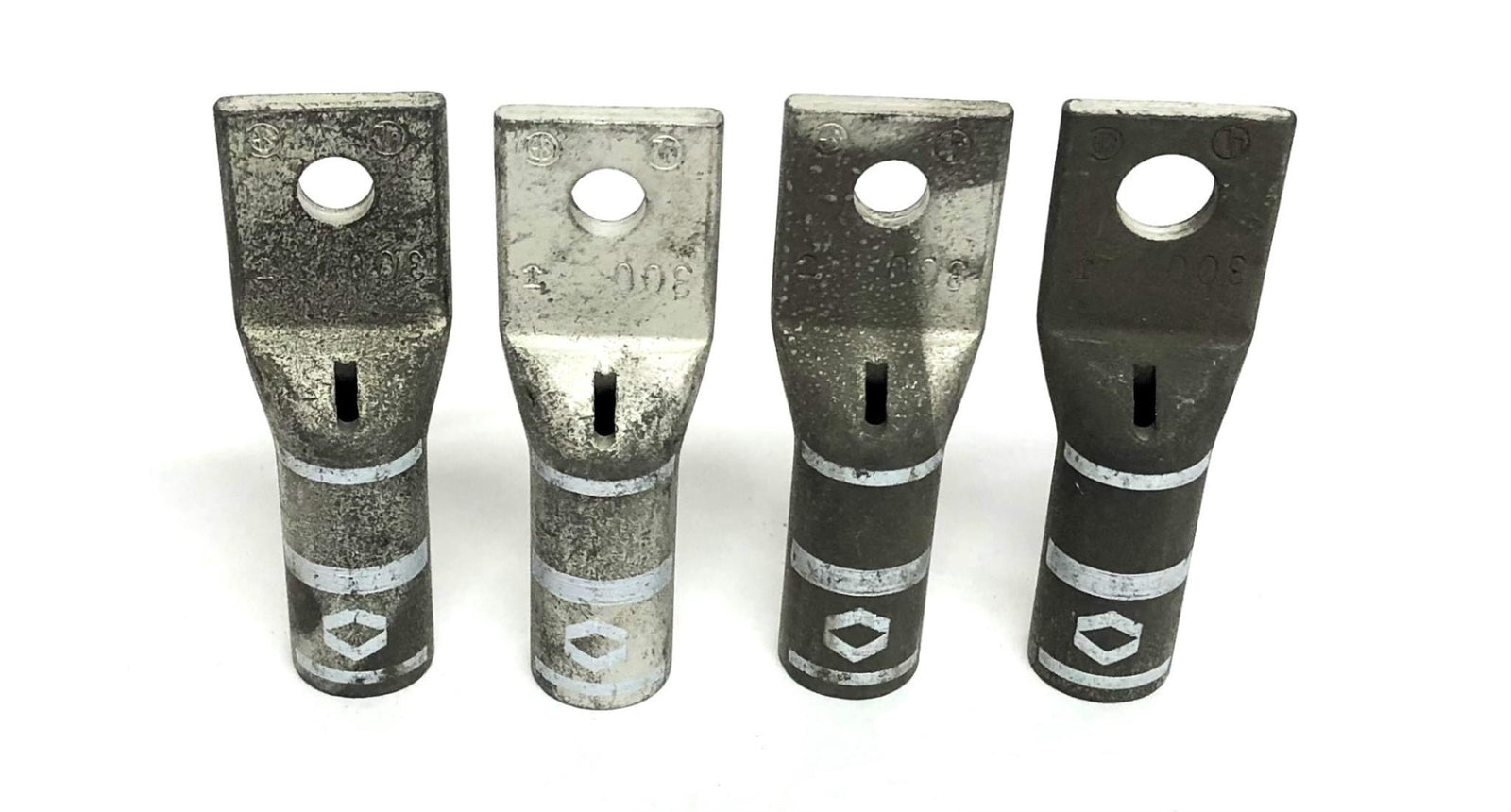 Unbranded Compression Terminal Lug 300 [Lot of 4] NOS