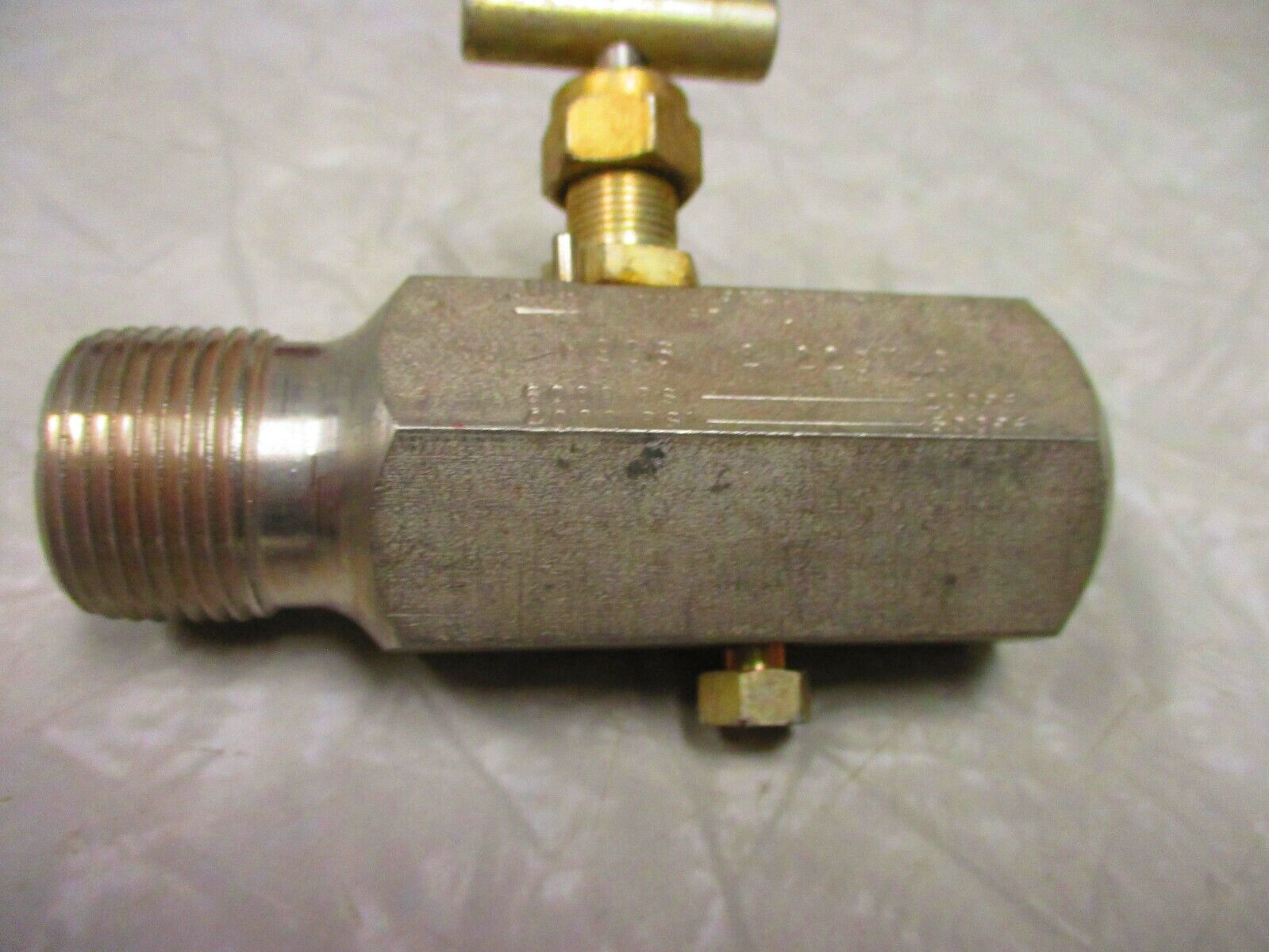 Block & Bleed Gauge Valve | ANDERSON-GREENWOOD M9 | 3/4" M x 1/2" F | 6000 psi