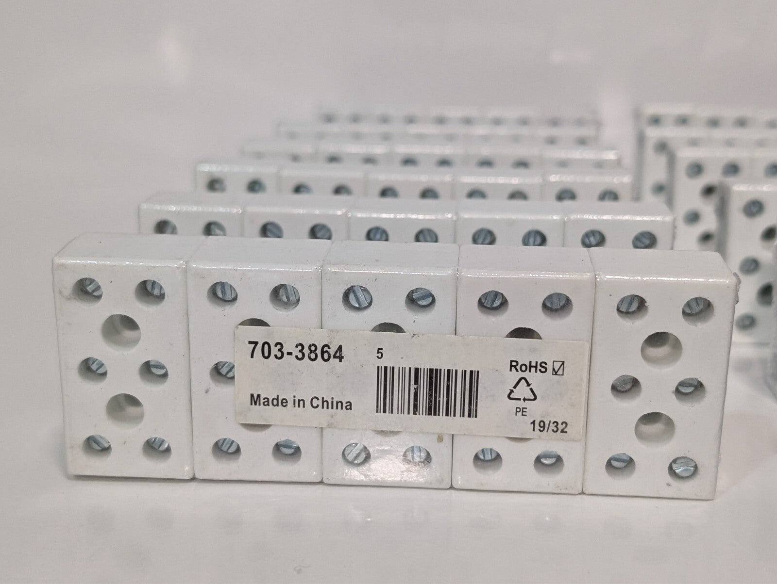 Pack of 5 RS PRO 703-3864 Non-Fused Terminal Blocks, 3-Way, 76A, 6 AWG Wire, Scr