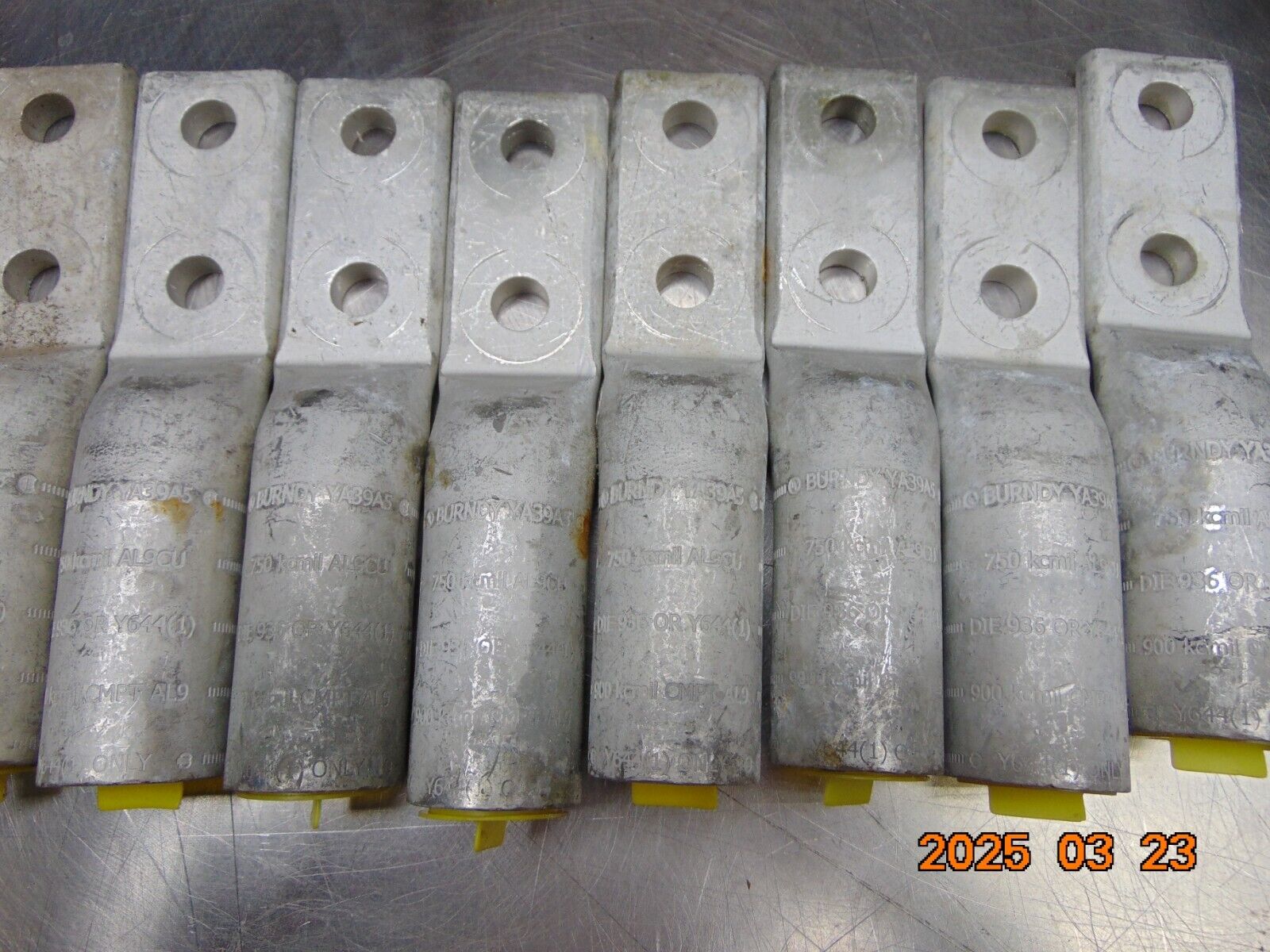 1 NEW Burndy YA39A5 - ALHYLUG 750KCMIL 2HOLE 1/2" STUD