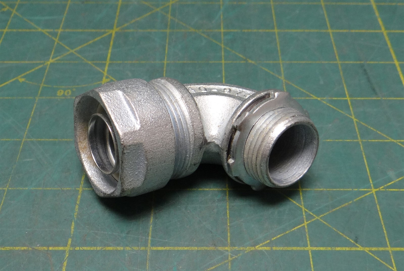 3/4" OZ-Gedney 4Q-975 Liquid Tight Malleable Iron 90° Elbow Connector w/ Nut
