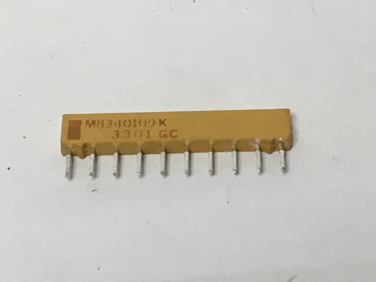 Vishay Dale M8340109K3301GC M8340109K Resistor 3.3koHMS 50WV 2+/-%TOL Circuit