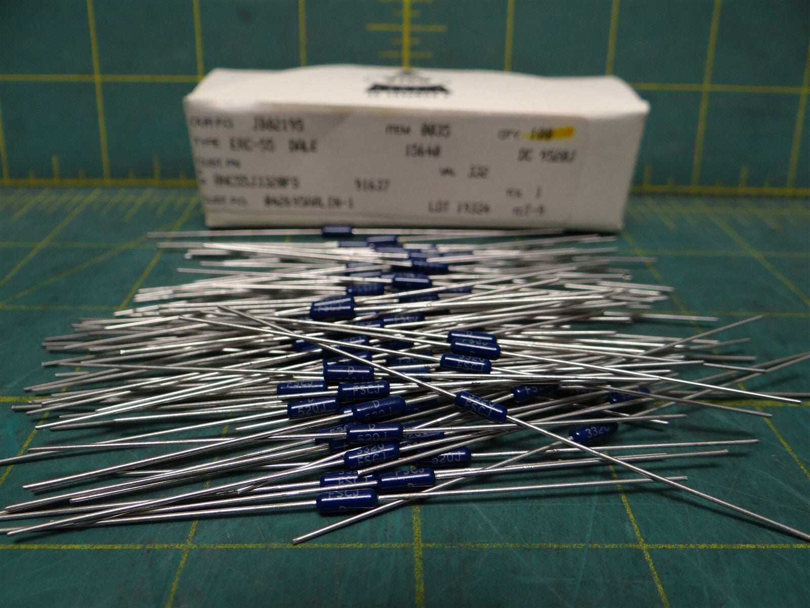 (100) Vishay / Dale RNC55J3320FS Metal Film Resistor 1/8watt 332ohms 1% 25ppm