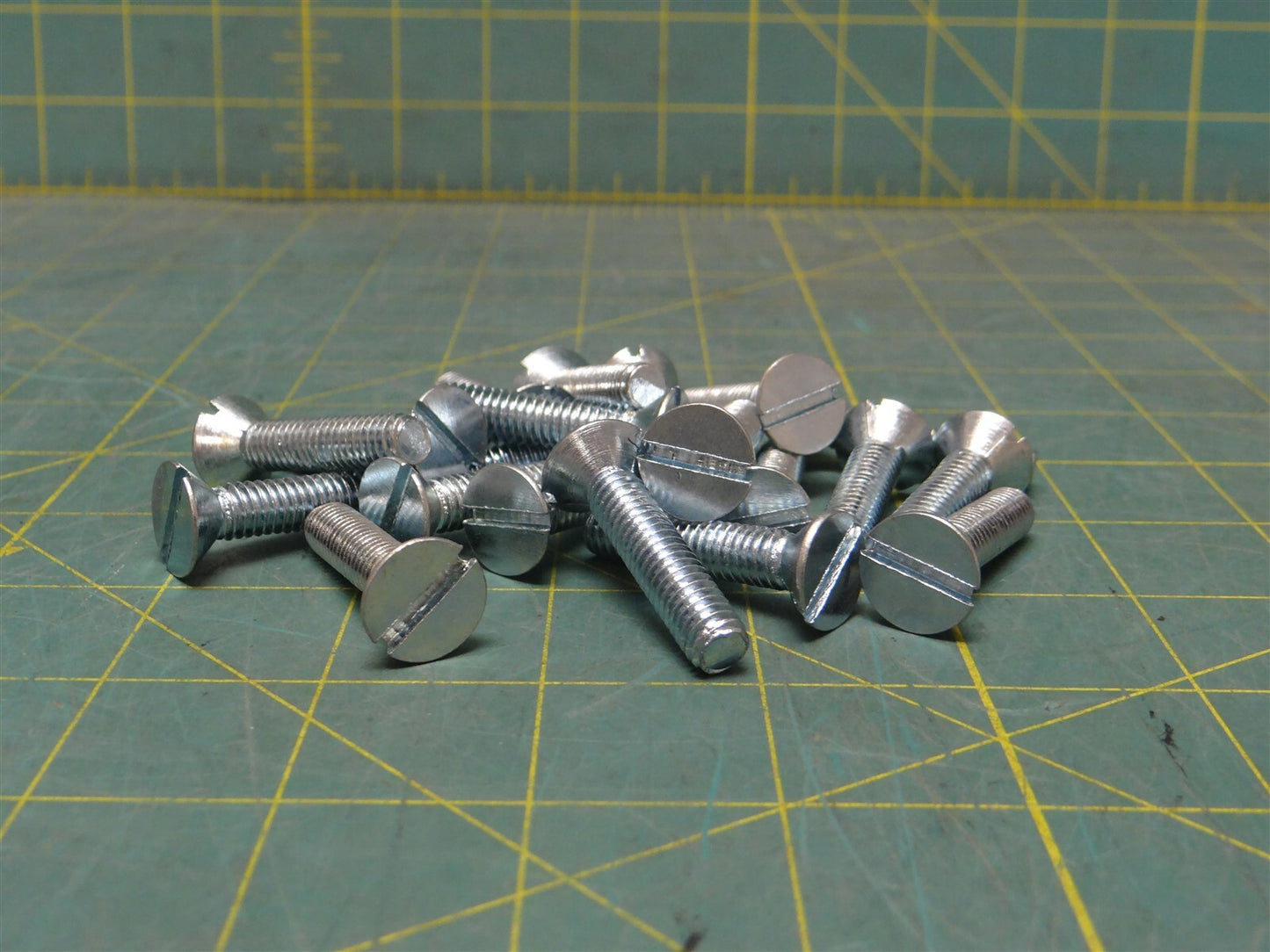 Qty: 20, 5/16"-18 x 1-1/2" Slotted Flat Head Screw Coarse Class 2A Full Thread