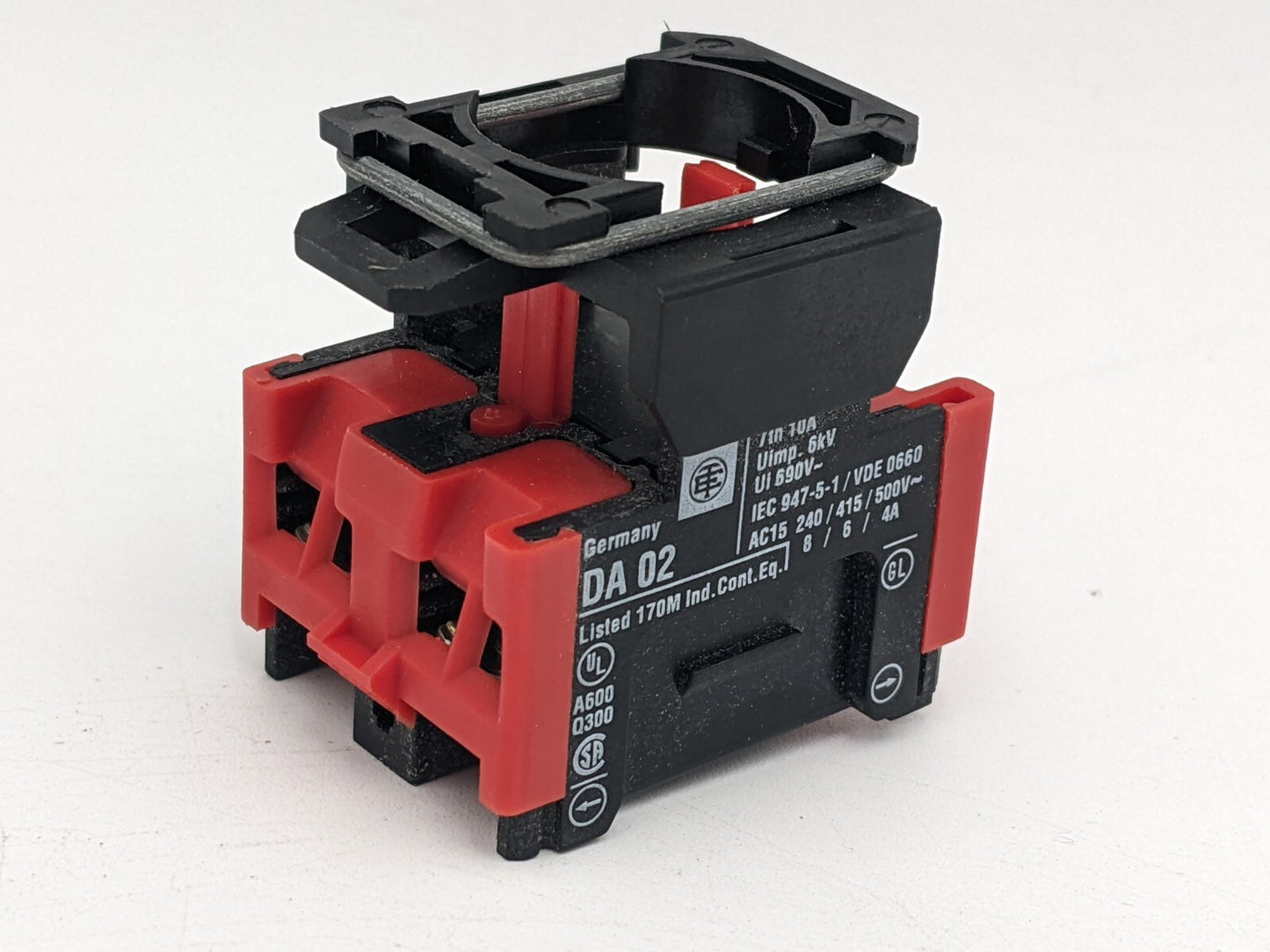 Telemecanique DA02 026462 1NC Contact Block 10 AMP 690 VAC Used Black Red