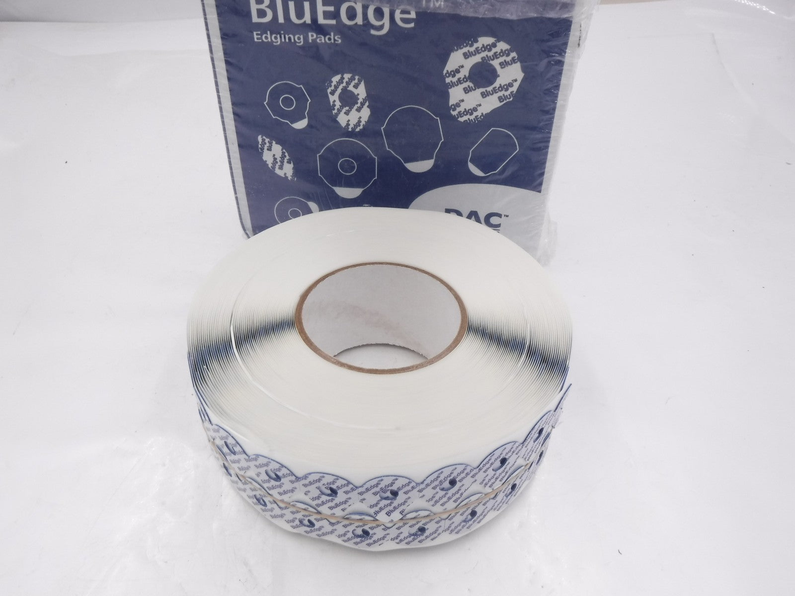 2000 Pack DAC Vision 24mm Blue Edge Round Center Hole Edging Pads Roll DV-170