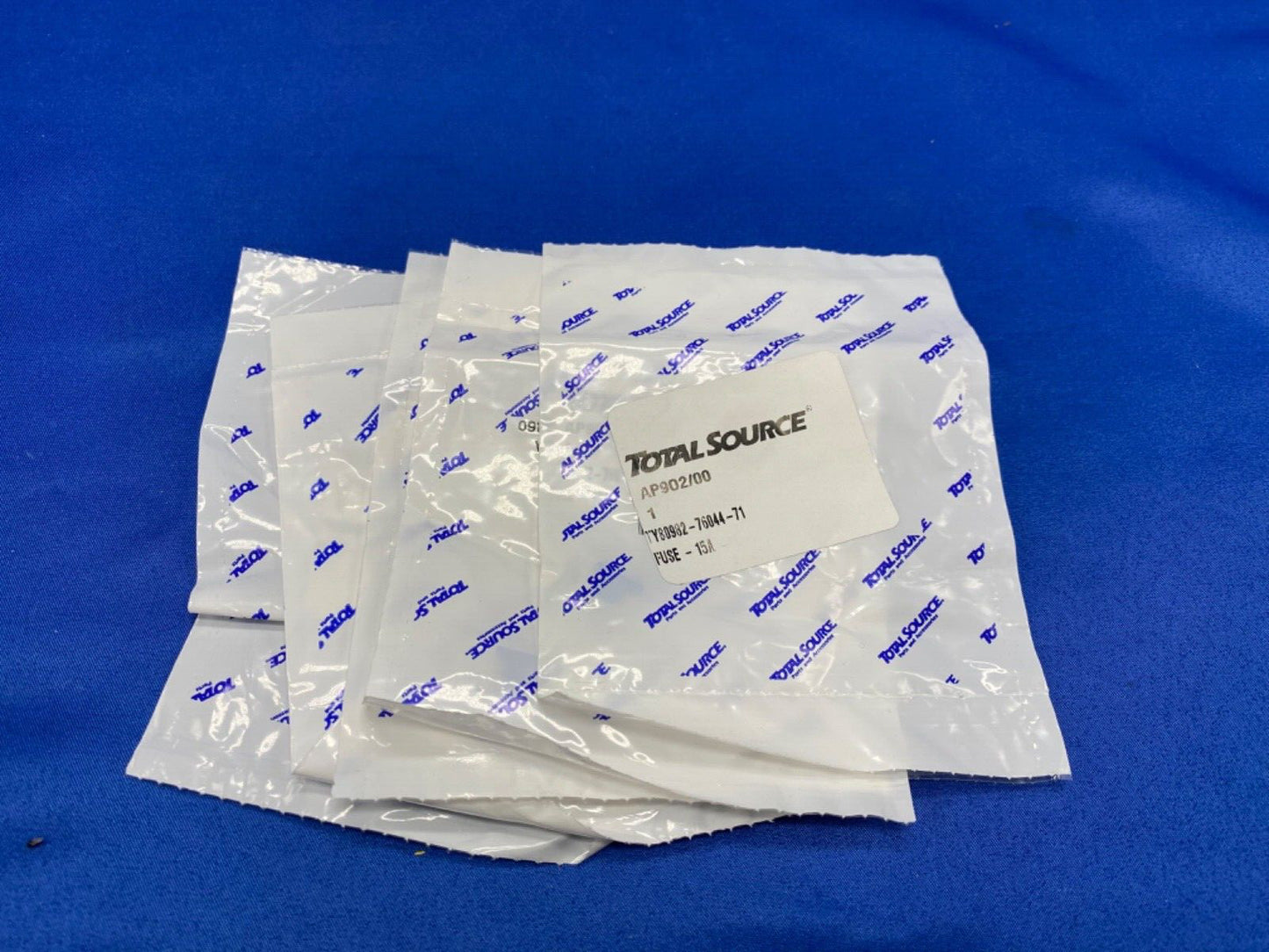 Total Source bulk lot qty 5, 15 amp fuse TY80982-76044-71
