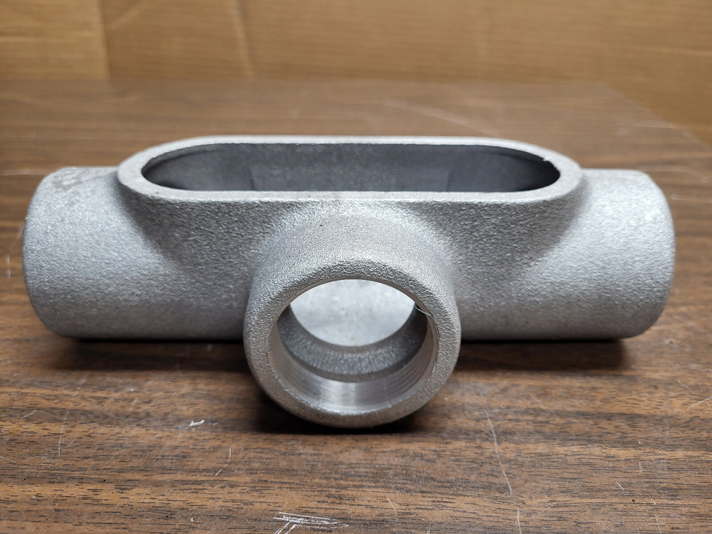 CROUSE HINDS T57SA  1-1/2INCH T ALUMINUM CONDUIT BODY FORM 7 NEW
