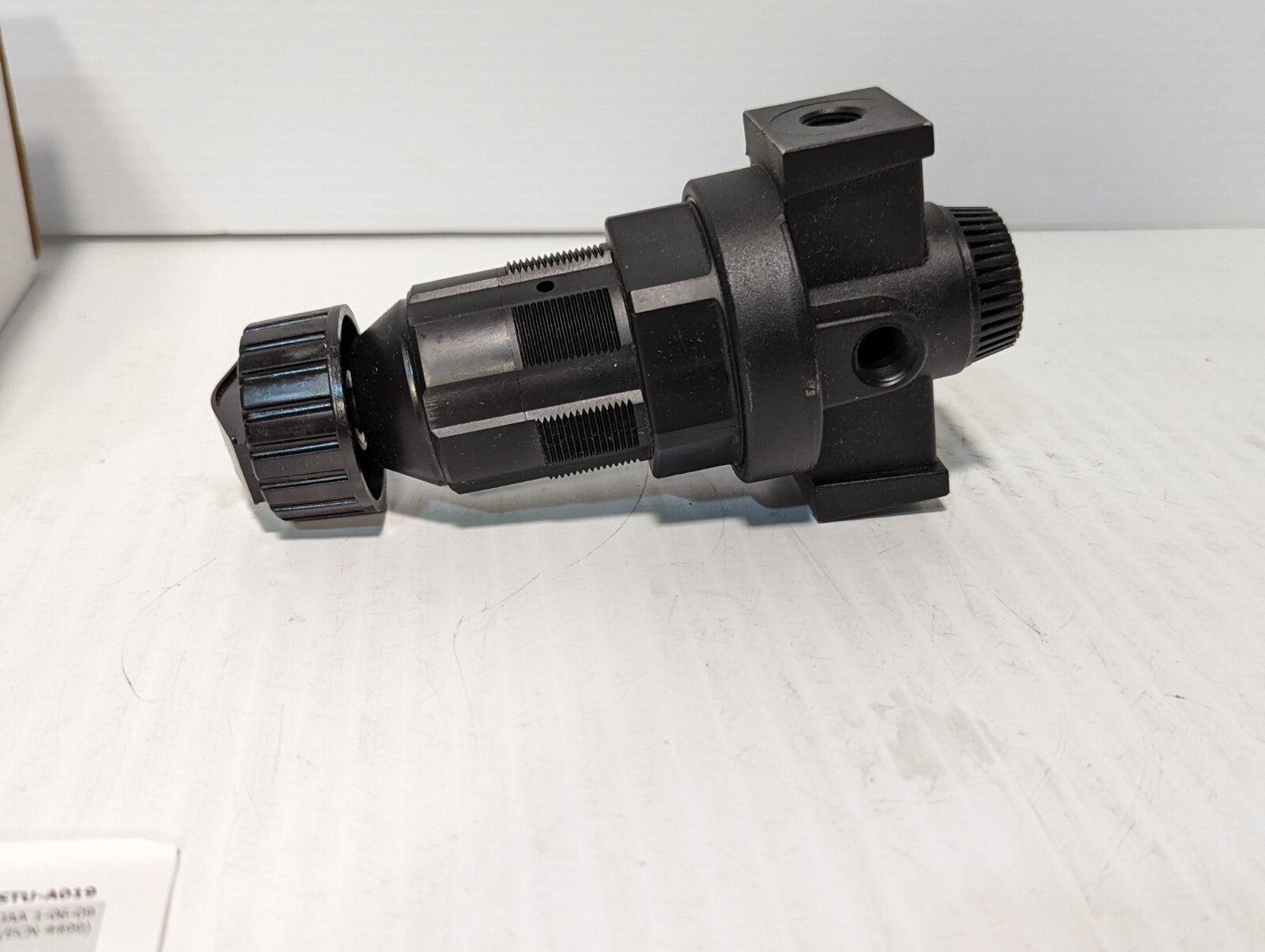 Master Pneumatics R100-2SR343 Regulator, 1/4" NPT, 0-15psi Out