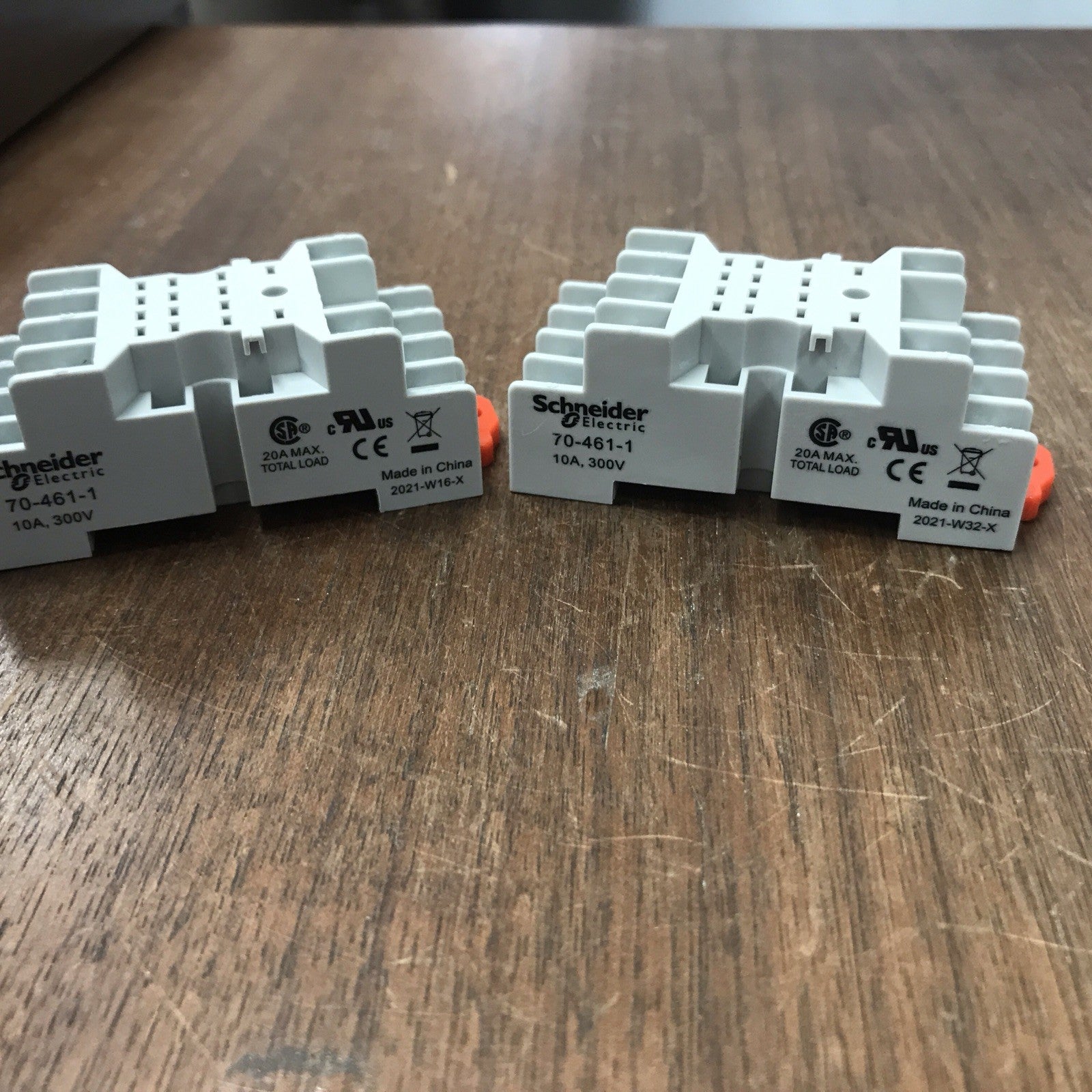Lot of 2 Schneider Electric 70-461-1 Relay Socket, 14 Pin, DIN Mount