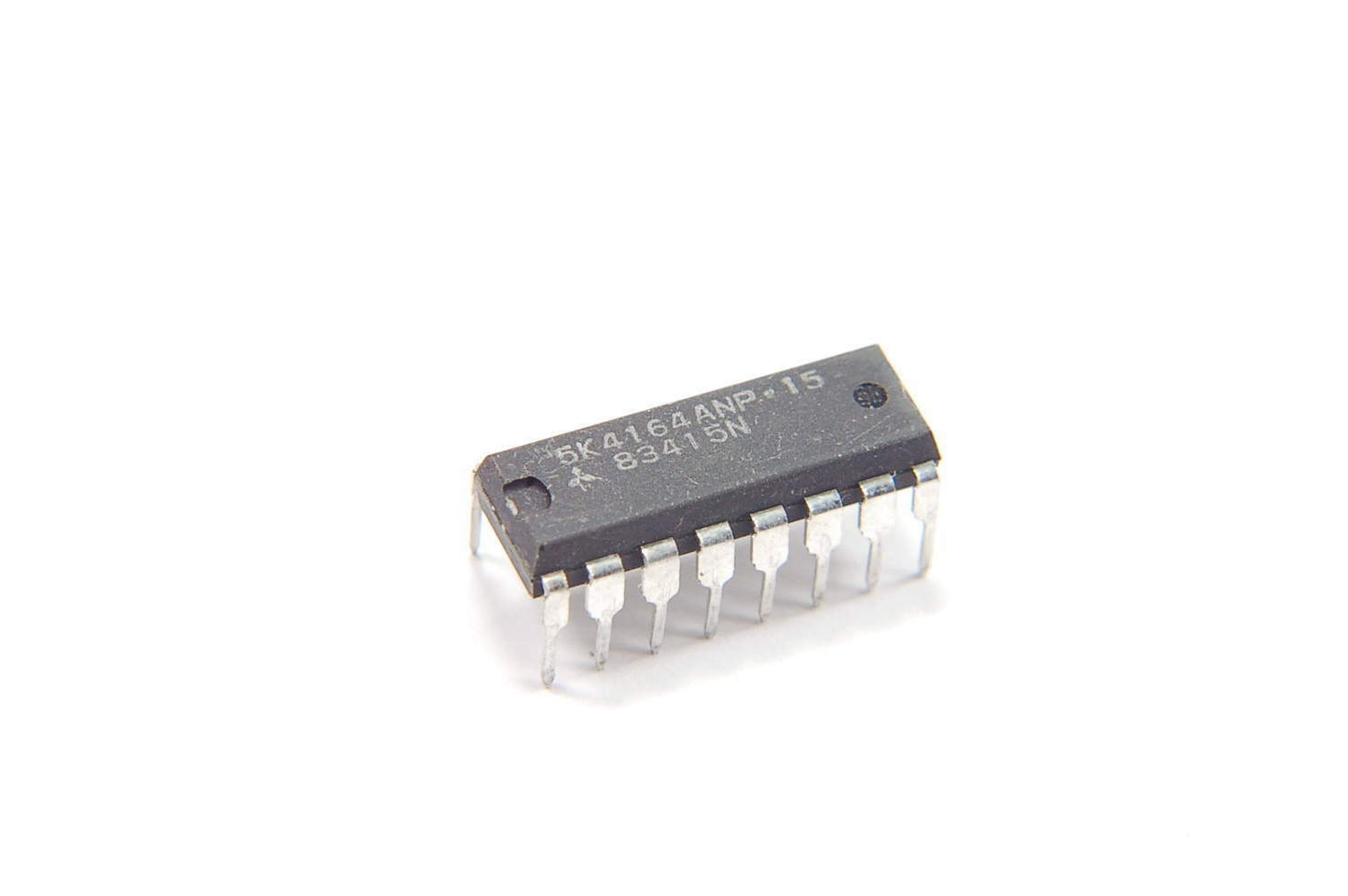 Lot of 4  MITSUBISHI - M5K4164ANP-15 - IC, Memory. 65,536 word x 1 Bit DRAM New