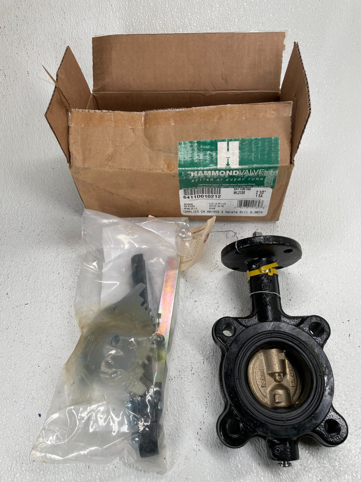 HAMMOND Lug Style Butterfly Valve 2-1/2" 200 psi CI Body, Bronze Disc, EPDM Seat