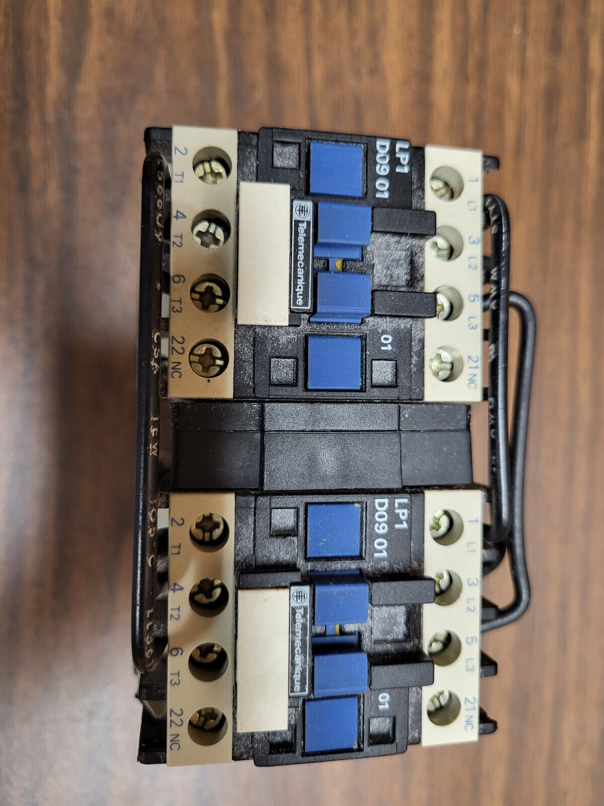 TELEMECANIQUE LP2D0901MD REVERSING CONTACTOR 220V DC COILS NEW IN BOX