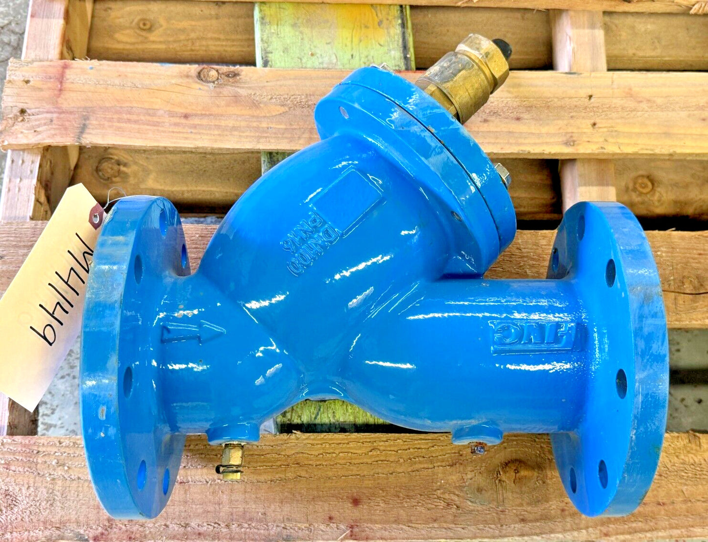 Y-Strainer 4" Class 125/150 Flanged End Epoxy Coated Body w/ 1-1/4" Ball Valve