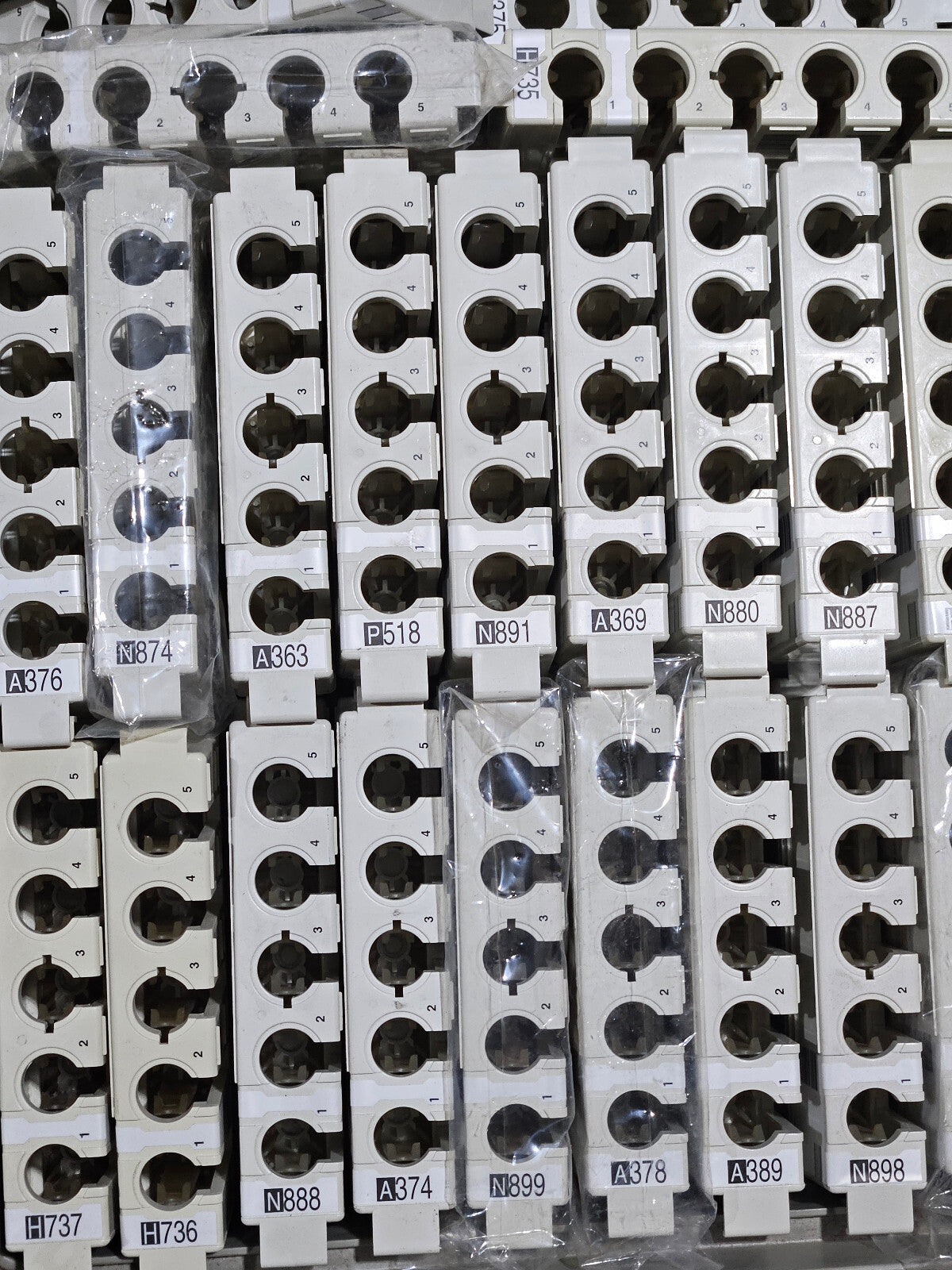 Lot of 80: Abbott Chemistry Analyzer Sample Carrier Racks 78850-102 5-Tube Ports