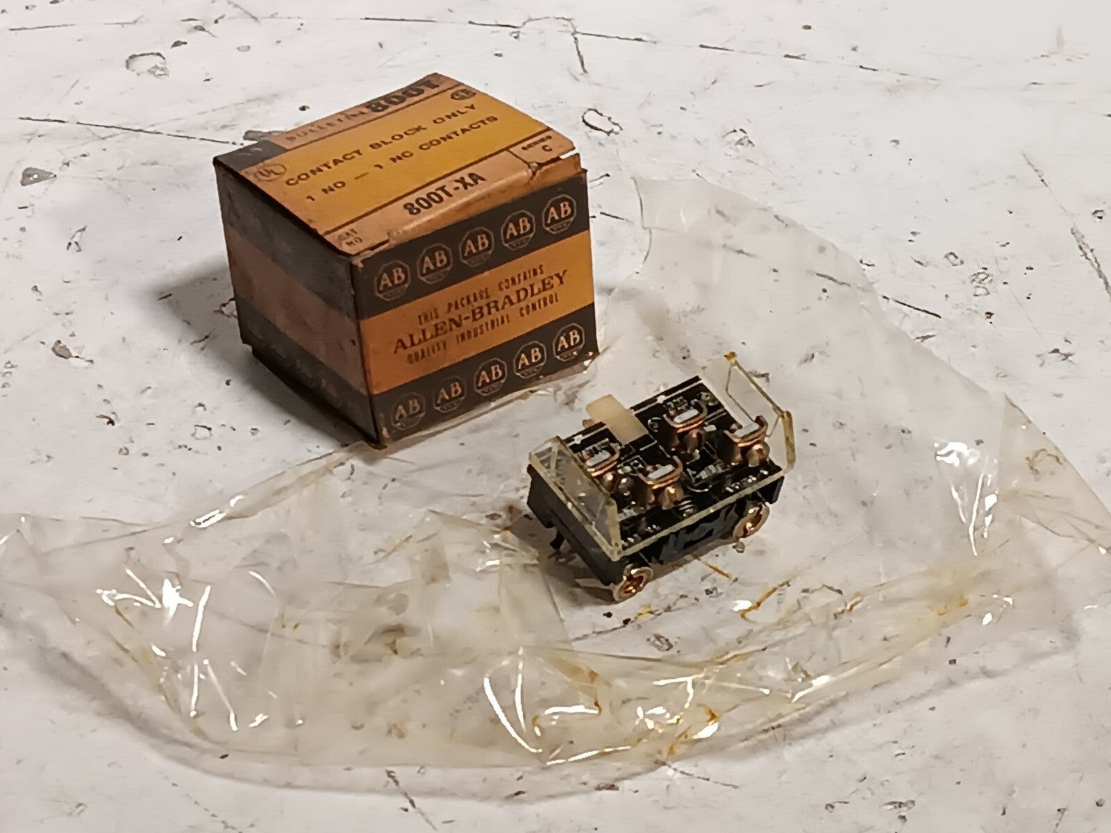 Pair of Allen-Bradley 800T-XA Shallow Contact Block Series C In Original Box