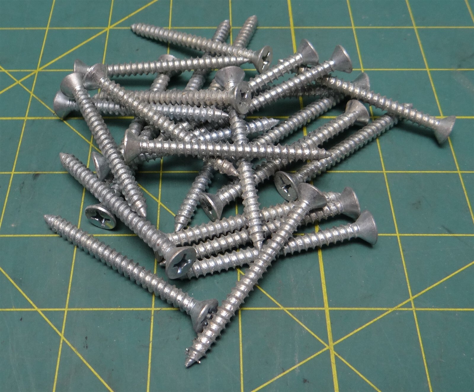 (90) Box of 1-1/2" Phillips Flat Head Screws for Sheet Metal, Zinc-Plated Steel 