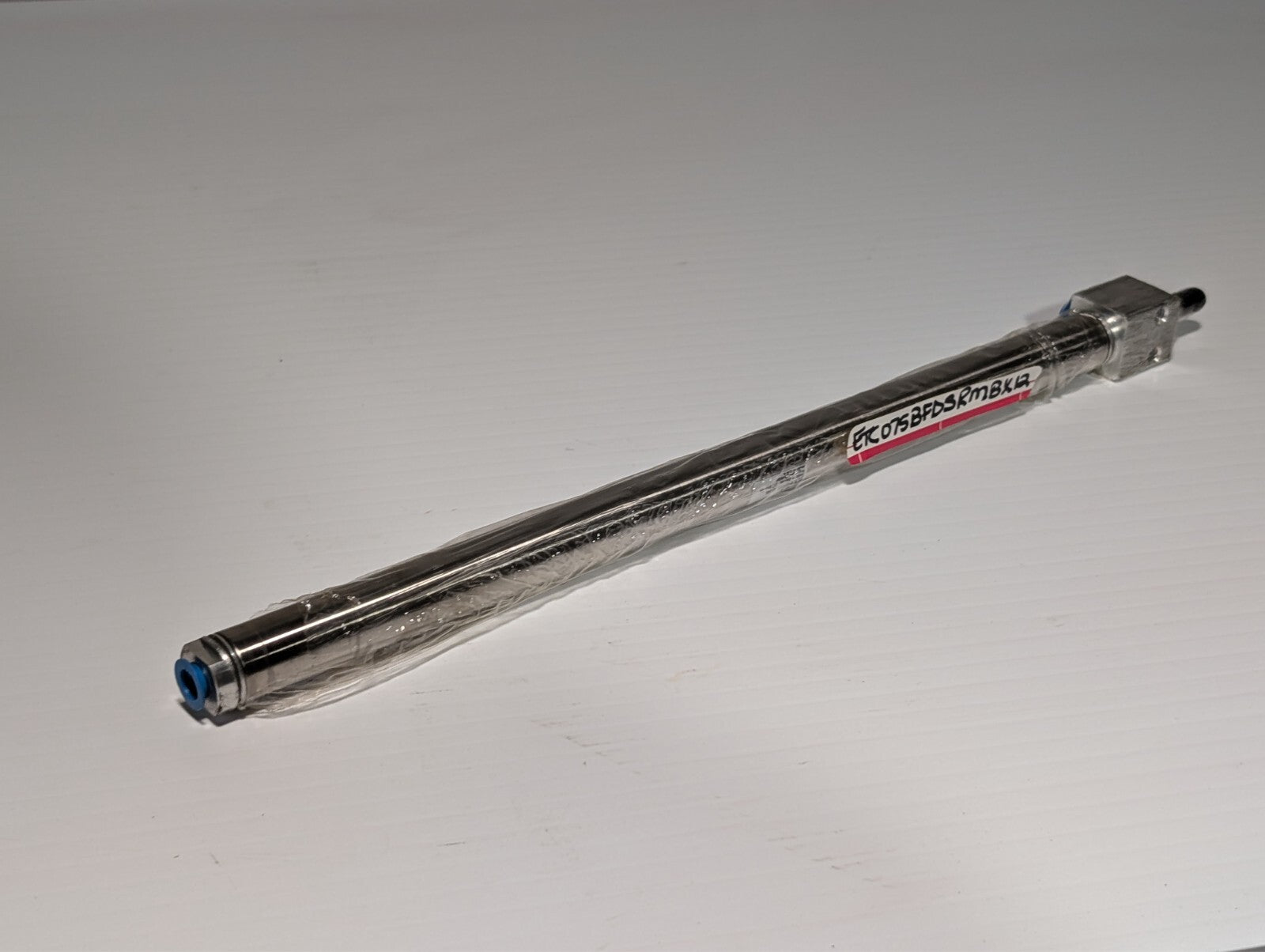 Parker 00.75BFDSRMB12.000 pneumatic cylinder, 3/4 inch bore, 250PSI max as shown