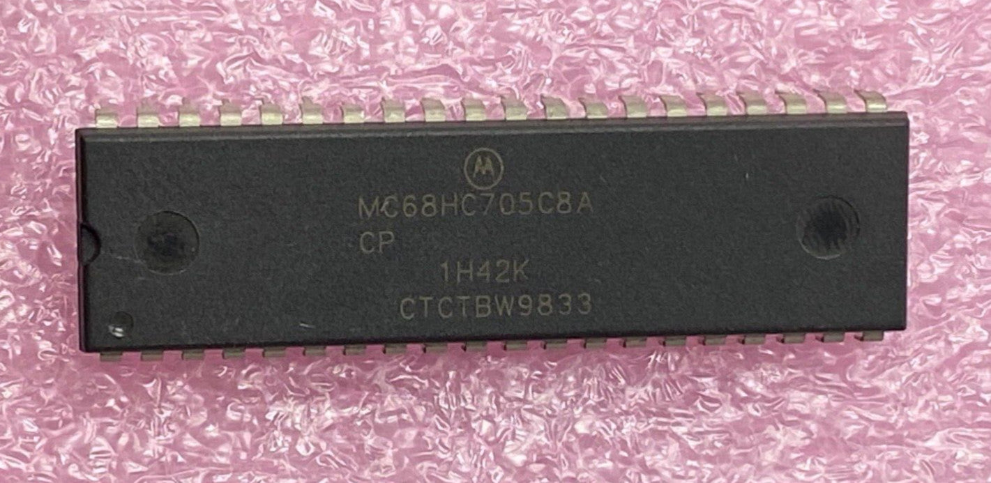 Motorola MC68HC705C8A 8-bit microcontroller integrated circuit