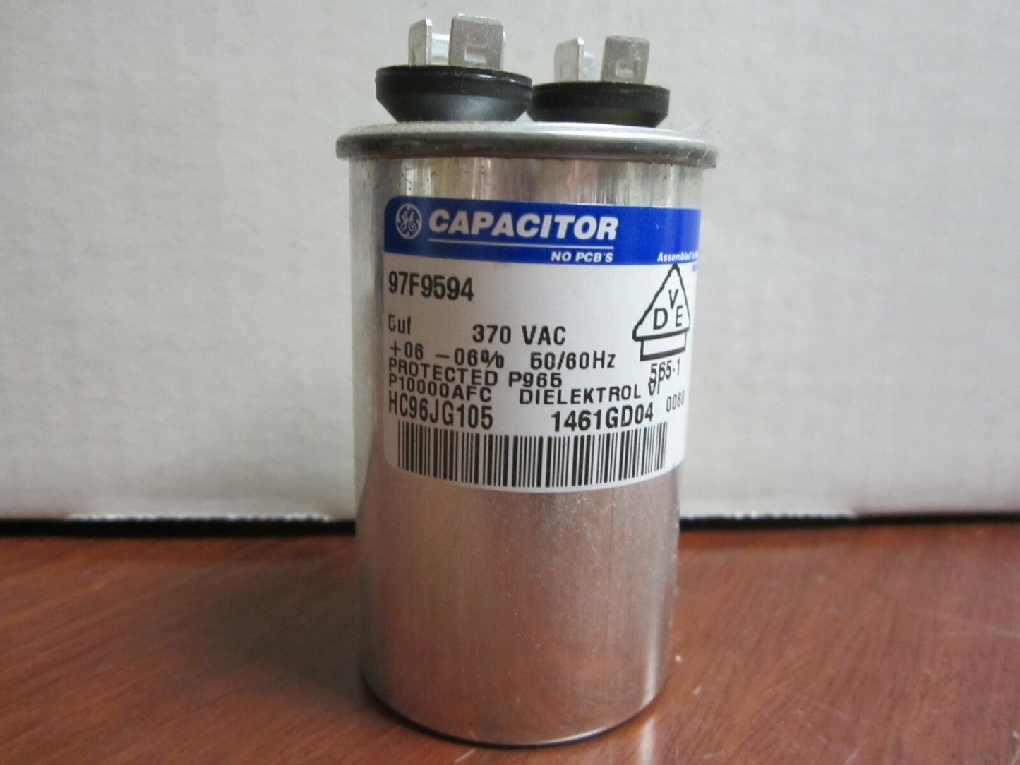 General Electric 97F9594 Round Capacitor (5uF, 370VAC, 50/60Hz) "NEW" Lot of 2