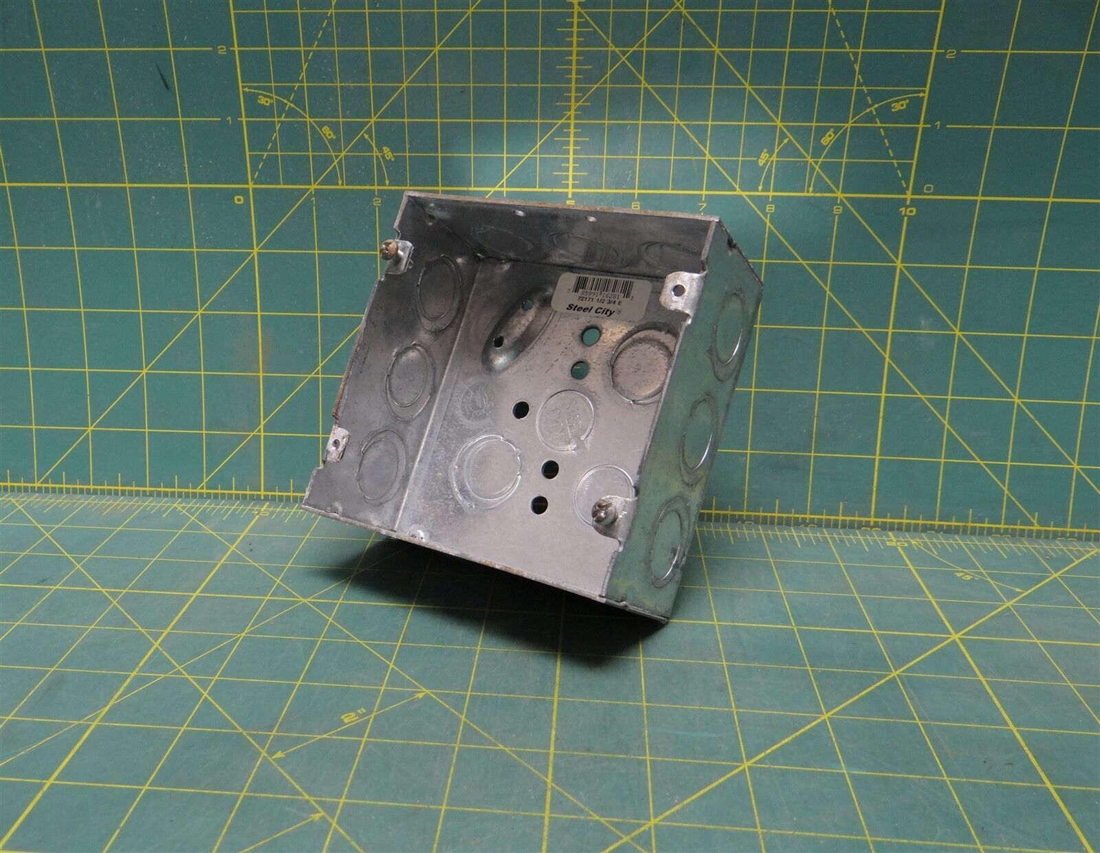 4-11/16" Steel City 72171 Square Outlet Box Ground Bump, Side K.Os 1/2" & 3/4" E