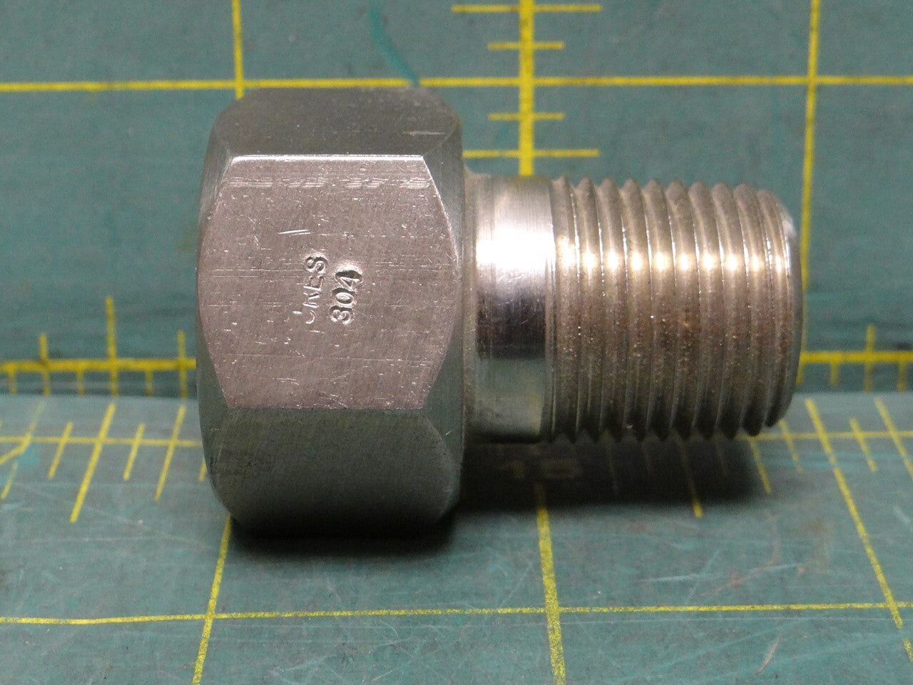 Unbranded 304 SS Pipe Fitting Straight Adapter 1/2" Male NPT x 1"-20 Female