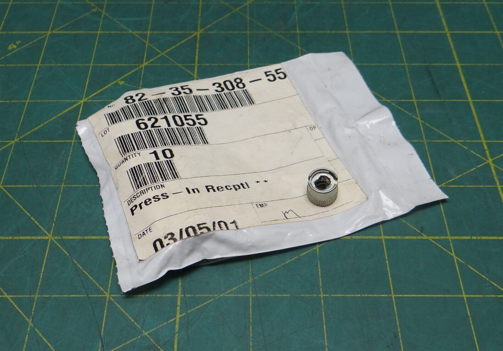 (Qty 10) Southco DZUS 82-35-308-55 Quarter-Turn Medium Steel Press-In Receptacle