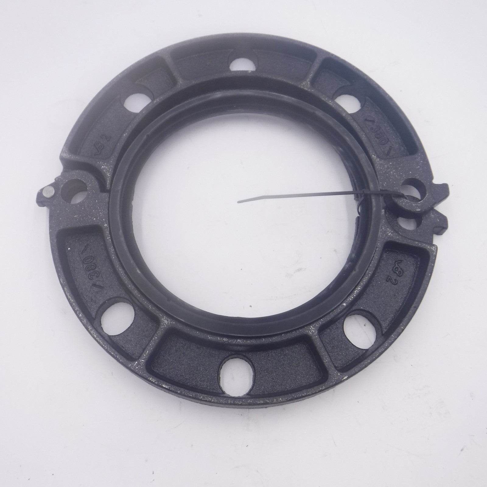 Victaulic FireLock Black Enamel Ductile Iron Flange Adapter W/Gasket 600P744FAE0