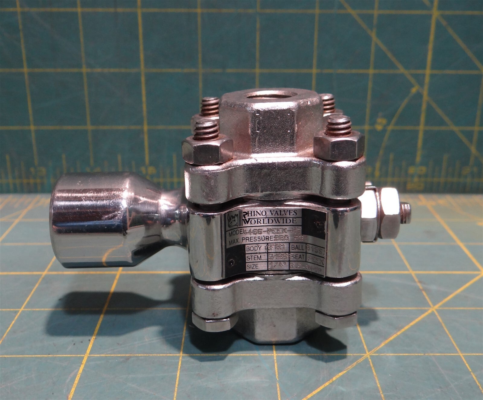 Rhino Valves Series D Diverter Valve, Model # 44GG-PEEK-MT, 950 PSI