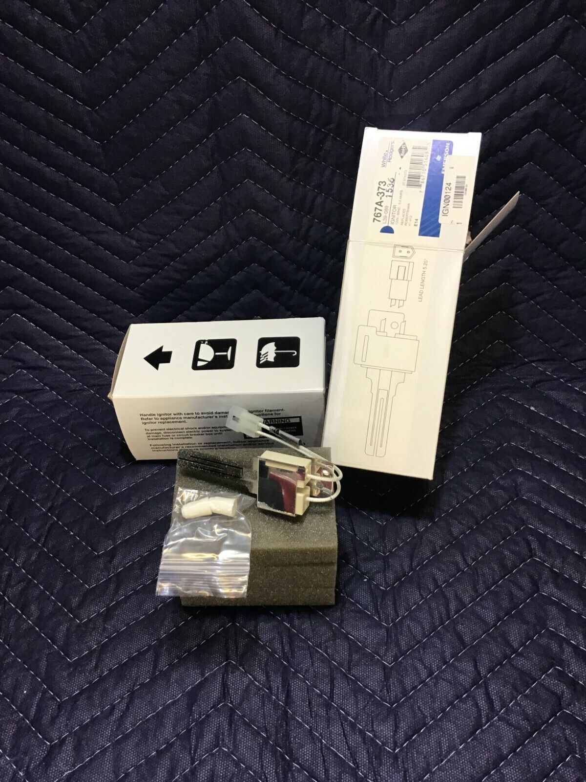 White Rodgers Emerson 767A-373 L39-089 Hot Surface Ignitor with Connector 120V