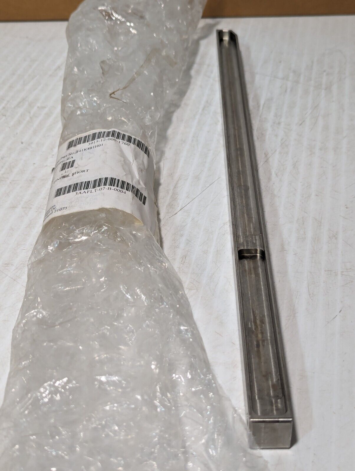 *Read* 3915-12-000-1760 141K881H01 Long Metal "Finger Short"