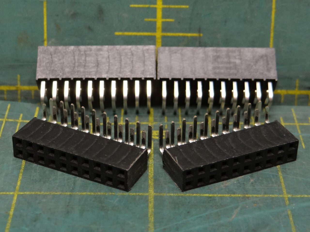 4 Piece Samtec SSW-110-02-S-D Right Angle Board Connector 20 Contacts