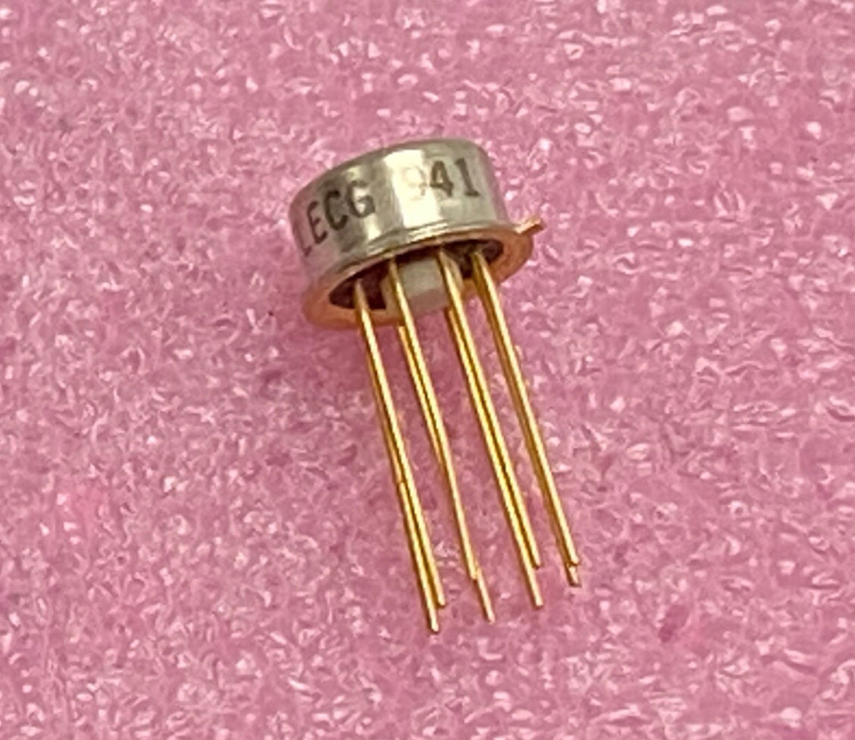 ECG941 Internally compensated OP Amp 8 lead pin metal can package ...
