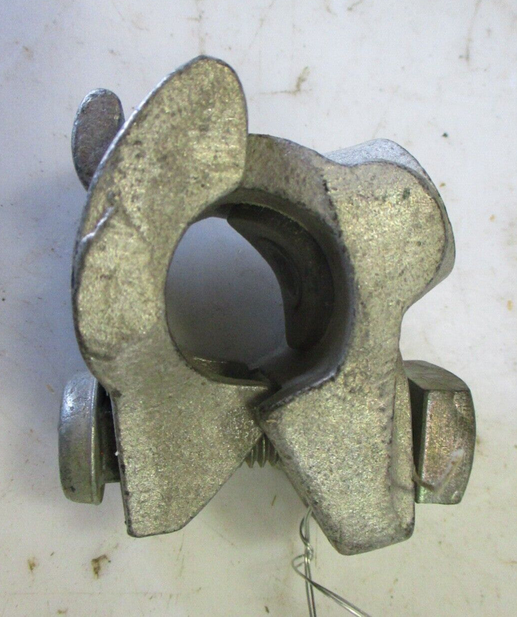 SKINNER ST Single Hinge Service Saddle Tee 3/4" (1.050 OD) IPS x 3/8" NPT Outlet