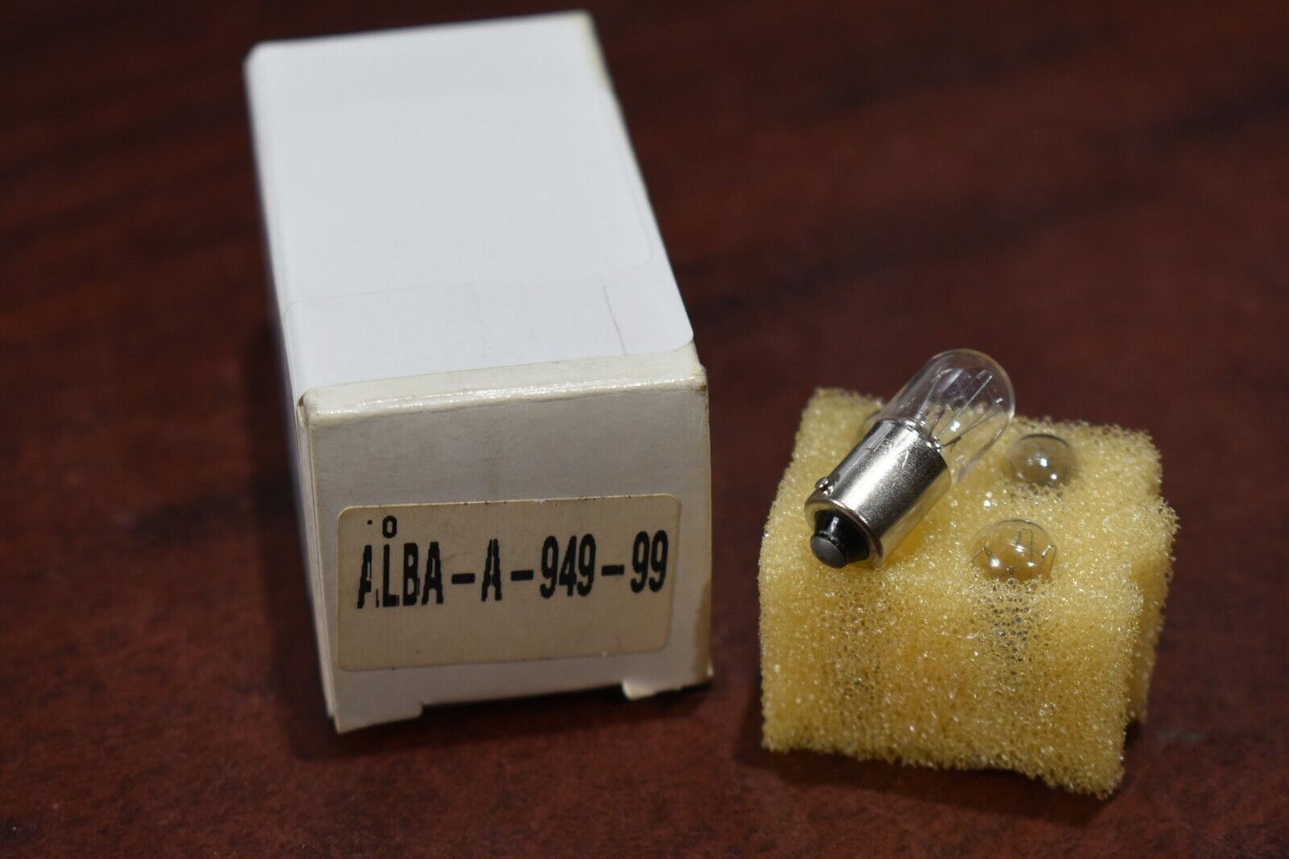 [Lot of 4] Candela ALBA-A-949-99 130V, 3W Miniature Bulb, Bayonet Base