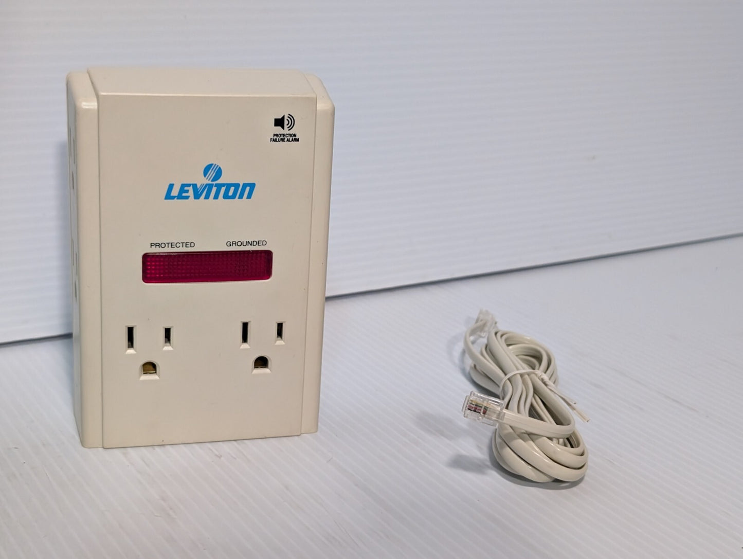 New-Old Stock Leviton 4900-P Surge Protected 6-Outlet Adapter 15 Amp 125VAC