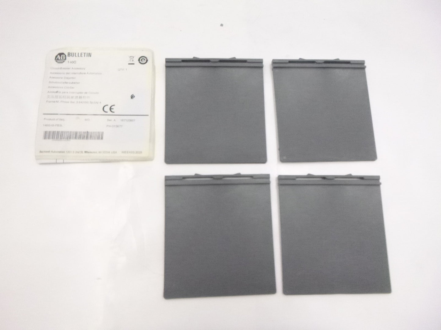 4 Pack Allen-Bradley 140G-M-PB3L Circuit Breaker Accessory Phase Barrier 3-Pole