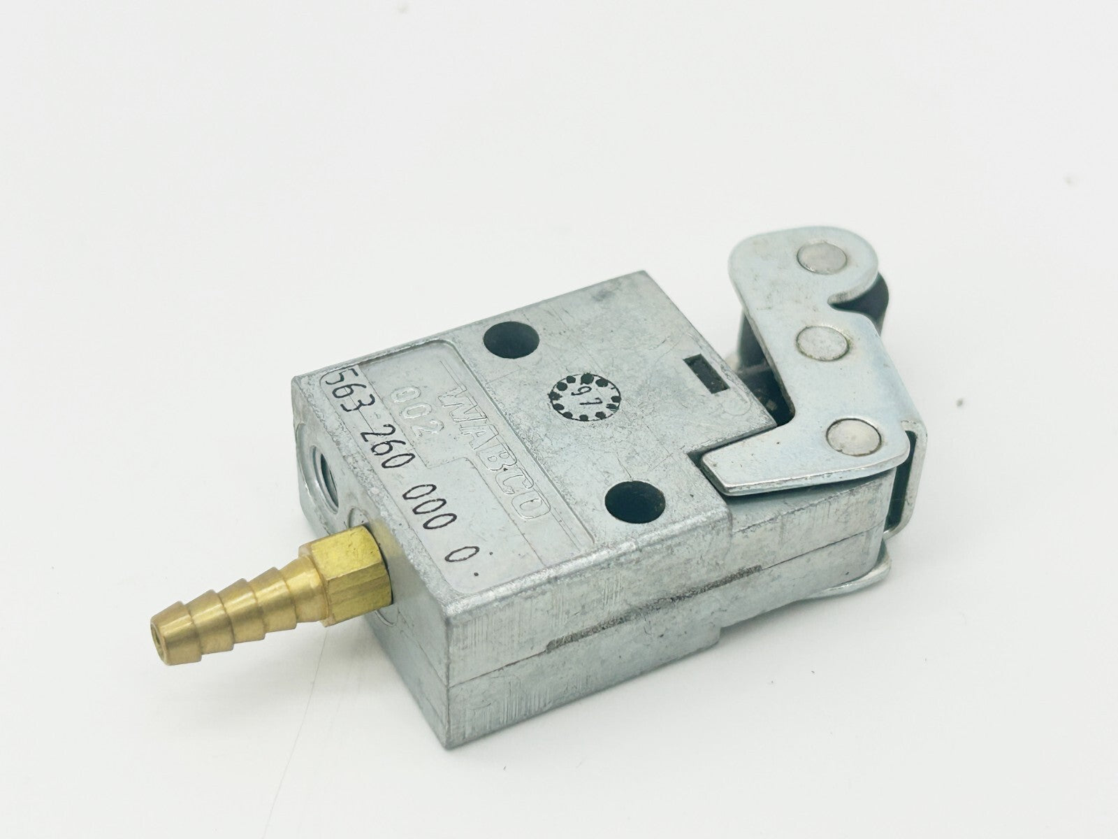 Wabco 563-260-000-0 Directional Control Valve 3Way Mini Block - No Box