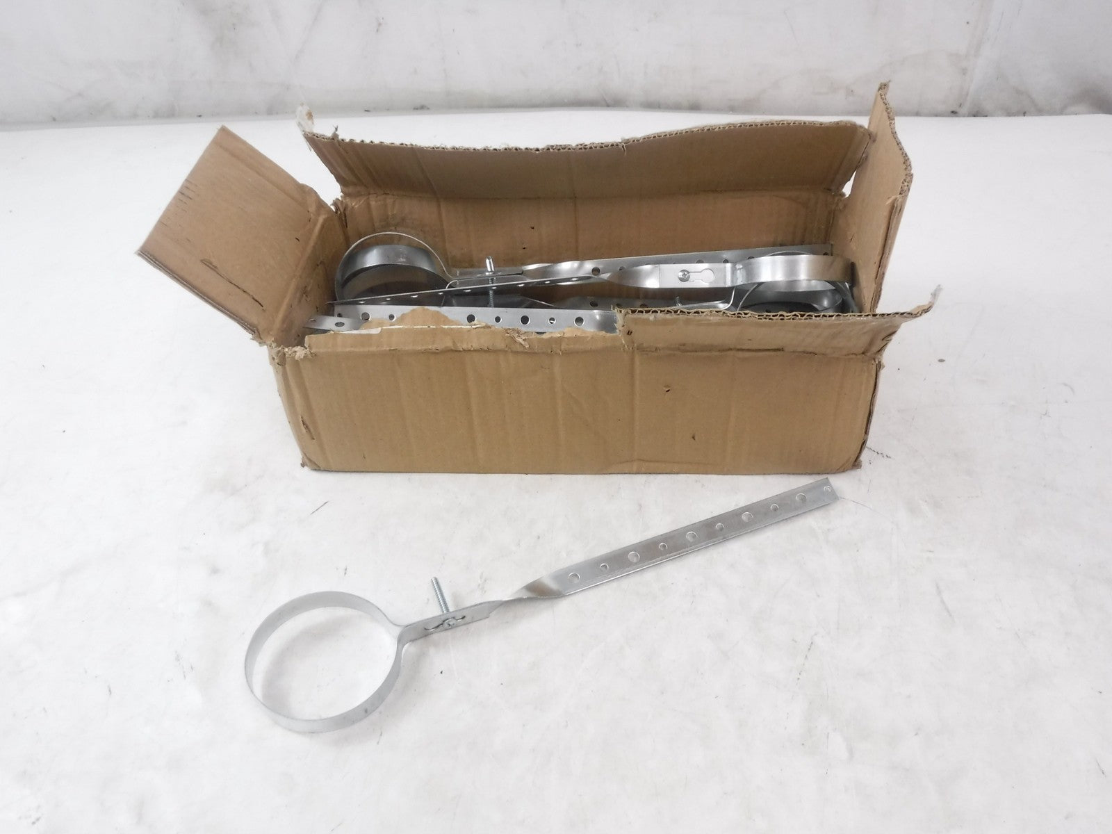 20 Pack HoldRite 3"DIA x 16.25"L Galvanized Steel Pipe Hangers GPH300