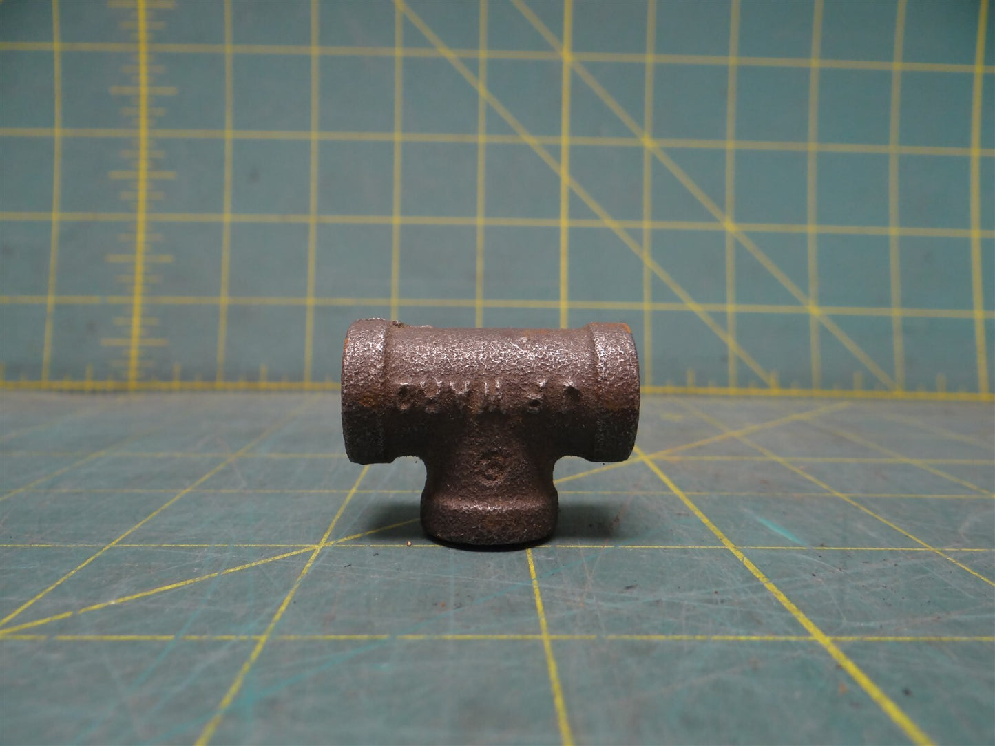 1/8" Tee Pipe Fitting Female NPT Steel Threaded Schedule 160 Extra-Thick Wall