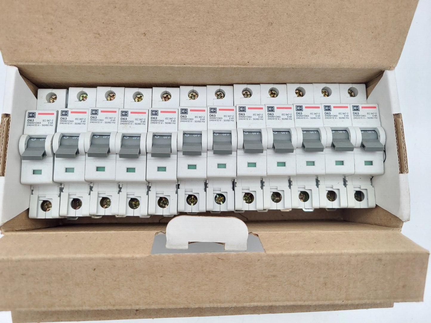 12 Piece Box Cutler Hammer WMM1D63	Miniature Circuit Breaker 63 Amp 1 Pole 415 V