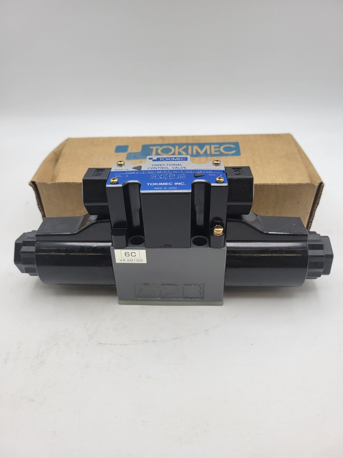 Tokimec Vickers DG4V-3-6C-M-P7-H-7-52-JA100 Directional Control Solenoid Valve