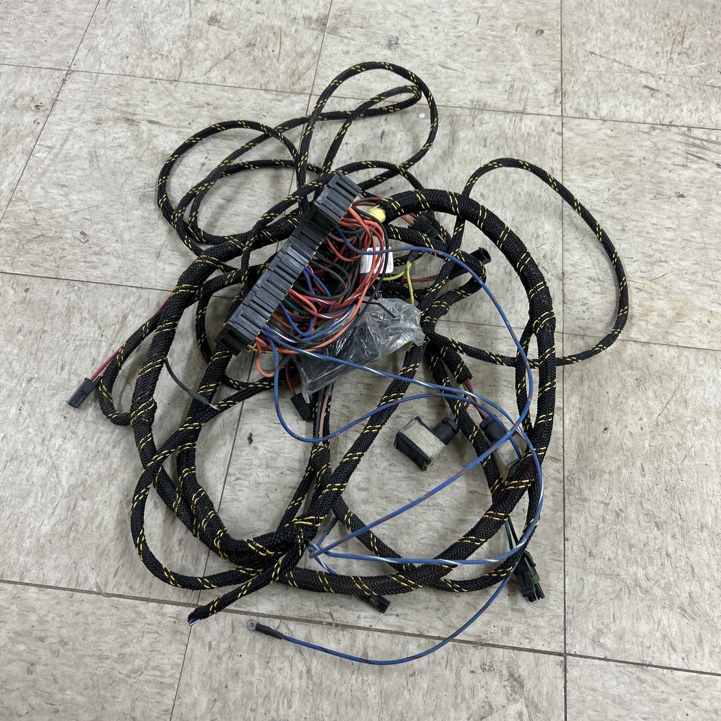 JLG 7115114 7115114D - NEW JLG Harness