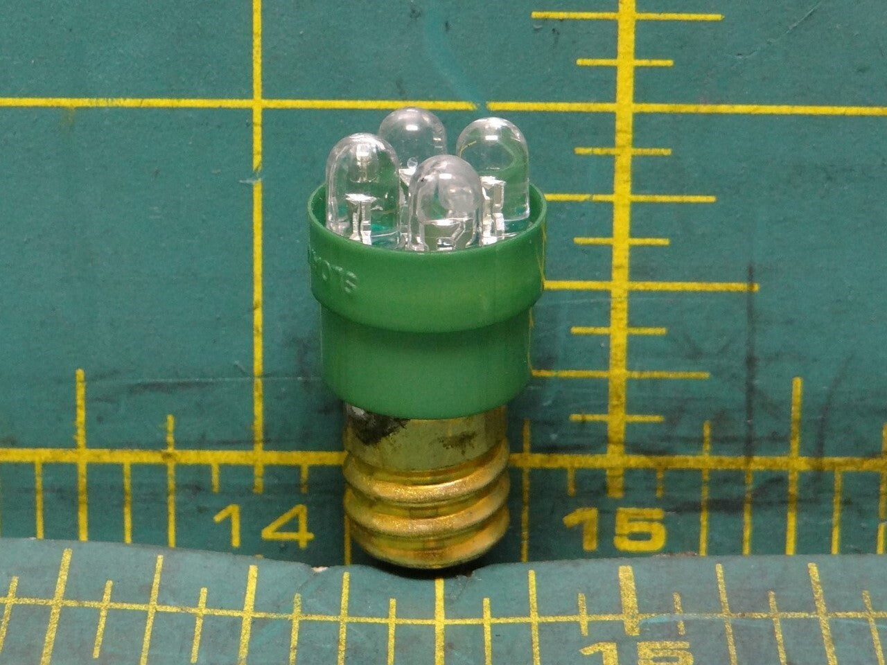 SloanLED 160-1205 Clear Lens S6 Screw Base 4 LED Lamp Cluster 2200mcd - Green