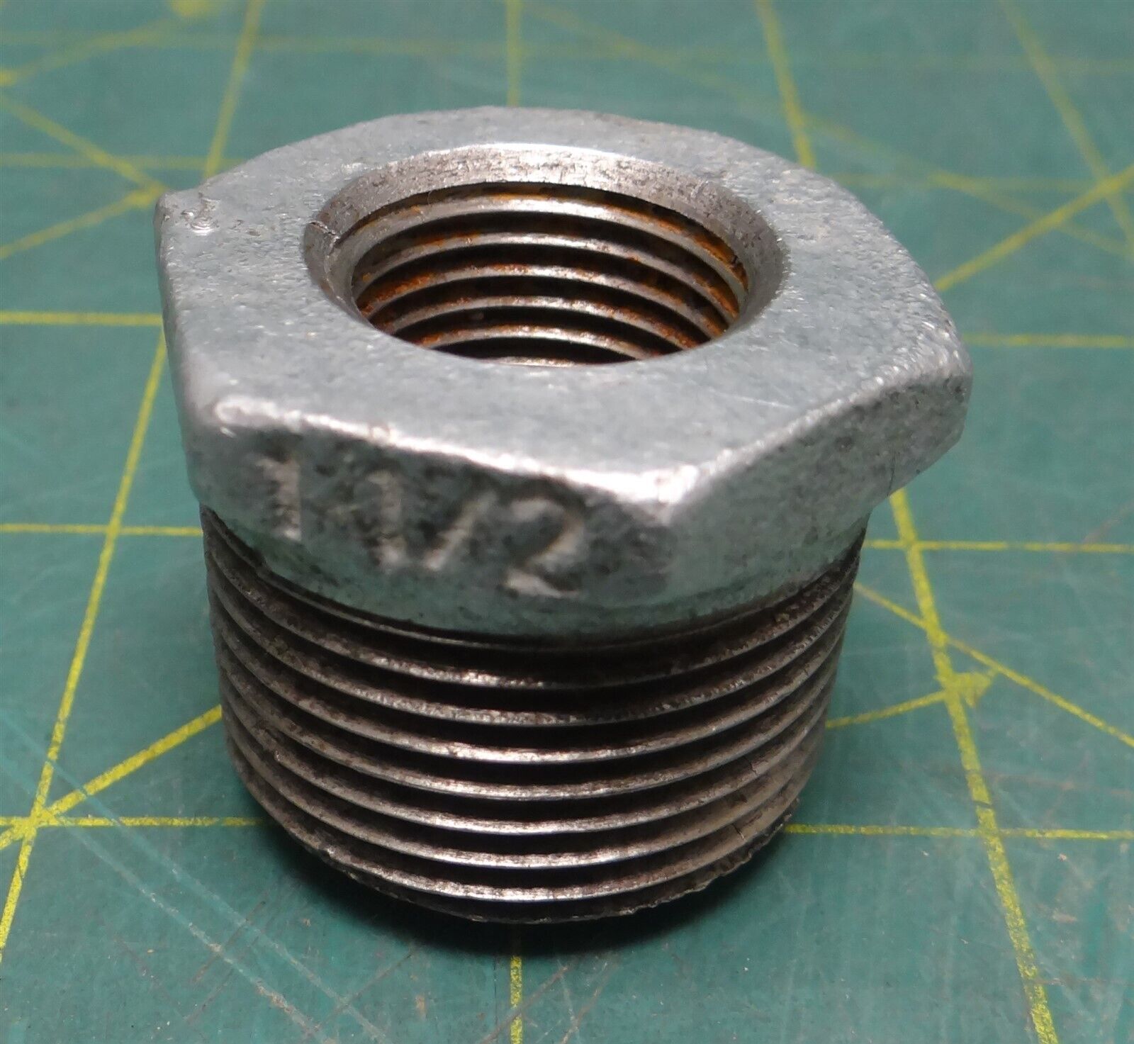 1" Male NPT x 3/8" Female NPT Pipe Fitting Bushing Galv. Steel 1-1/2" Hex Width
