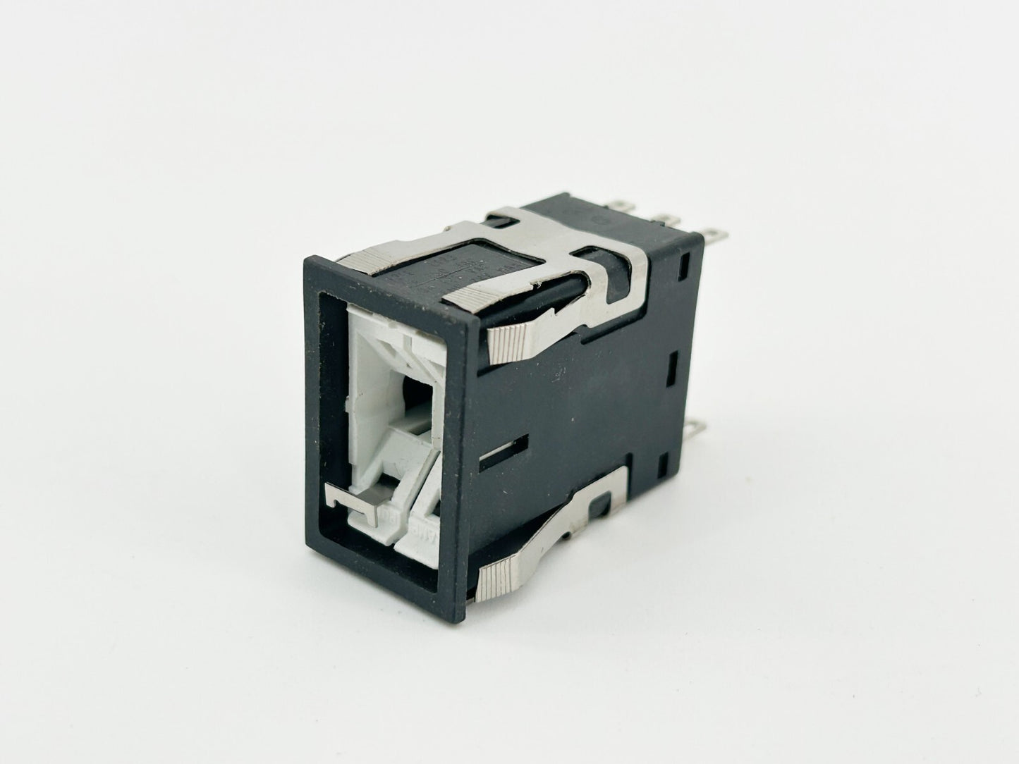 New Honeywell AML21FBA2AC Pushbutton 2A 250V 8 Pin Double Pole - No Box