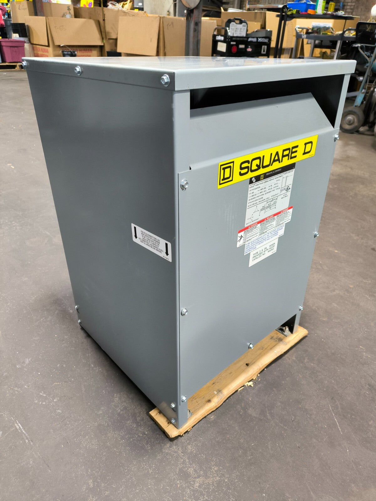 45 kVA Square D Sorgel EE45T67H Transformer 240-208Y/120 VAC 108-124.9 Amp NOS