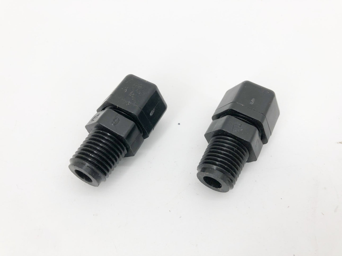 Lot of 2 New Parker P4MC4 Polypropylene Male Connector Fittings 1/4" - No Box